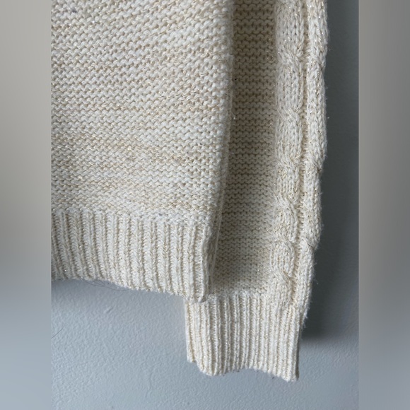 Cream cable knit sweater. Size L fits like a medium. - Picture 4 of 6